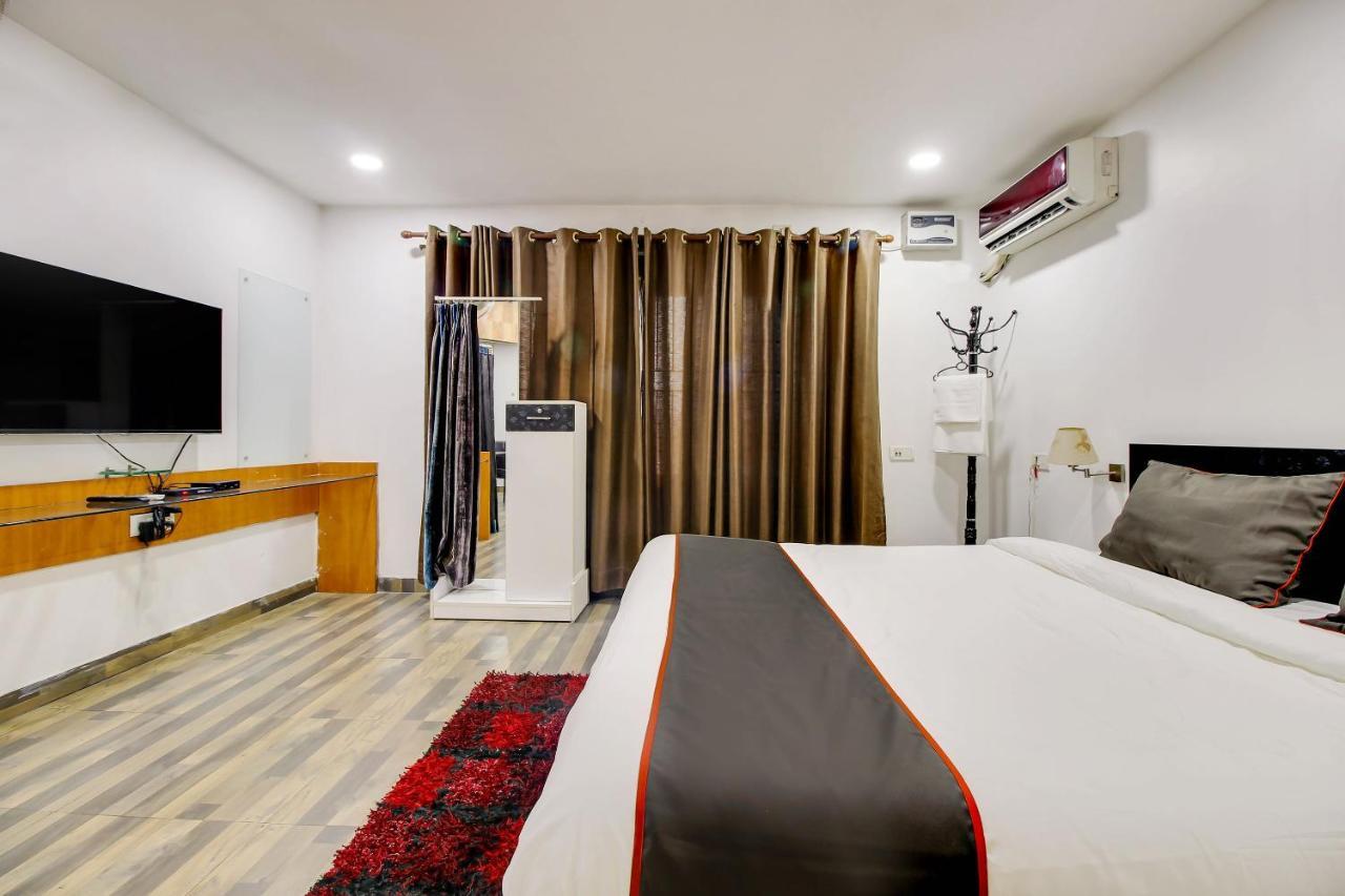 גווהטי Oyo 2794 Hotel Plaza Inn מראה חיצוני תמונה